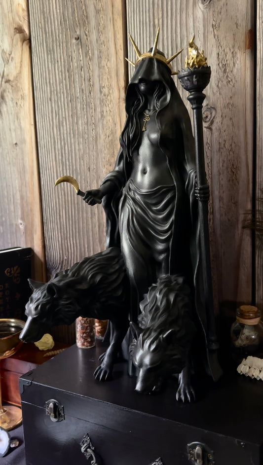Hekate Niktipolos, The Wanderer of the Night.  (42 cm / 16.5 inches)