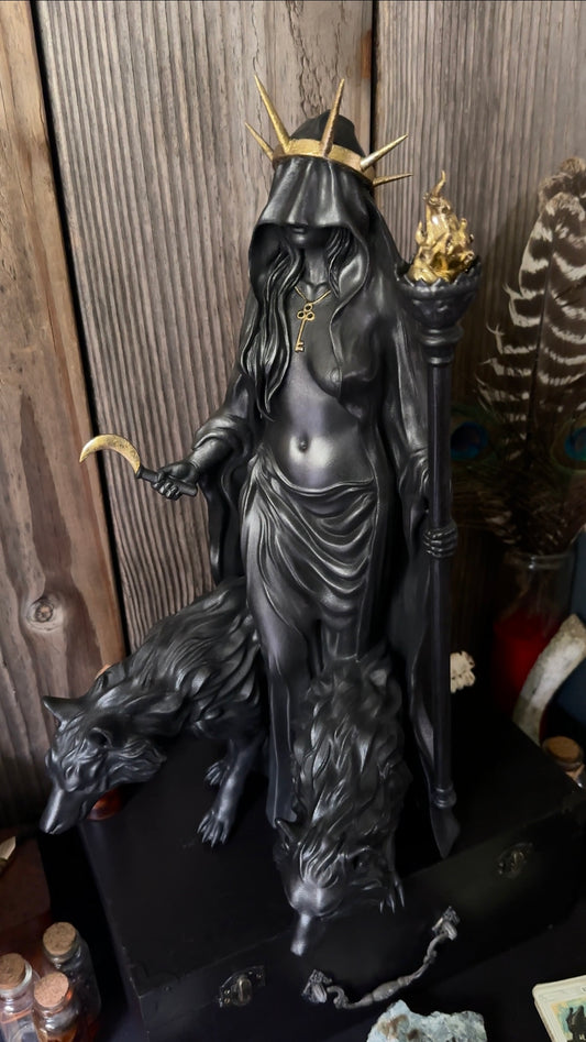 Hekate Niktipolos, The Wanderer of the Night.  (42 cm / 16.5 inches)