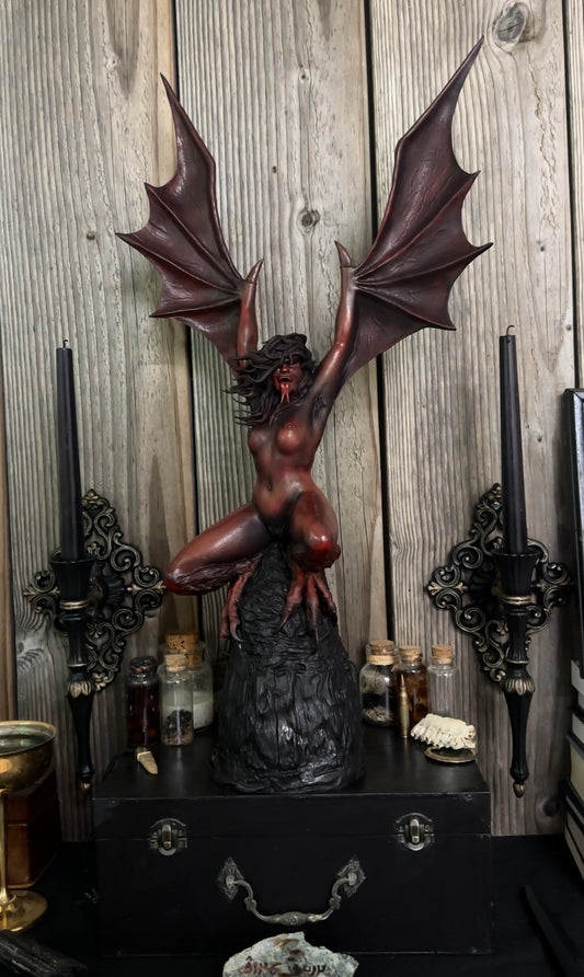 Lilith - The Desert Woman / 66 cm (26 in)