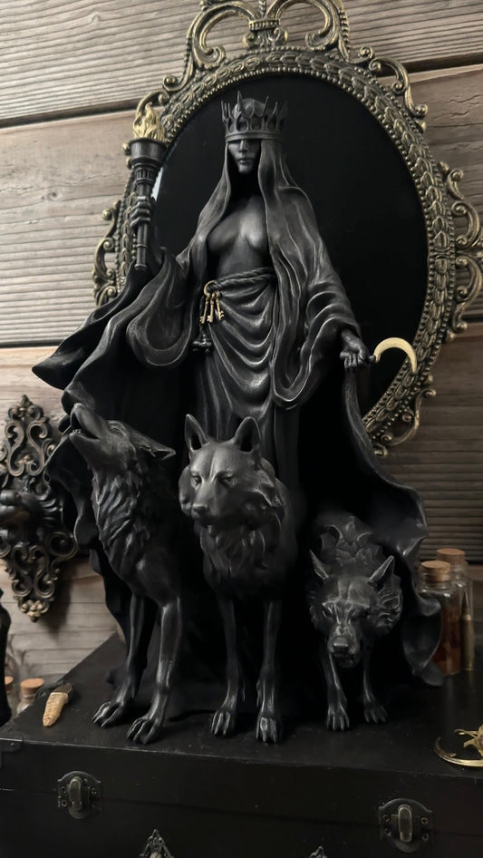 Hekate Enodia, She of The Crossroads